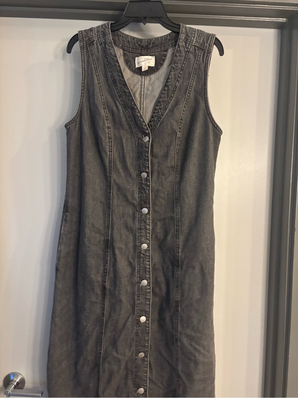 Vintage-Inspired Sleeveless Button Front Denim Dress - Black Distressed Denim
